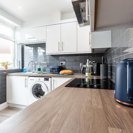 Connaught House - Wi-Fi, Parking, Contractors Villa Preston  Exteriör bild