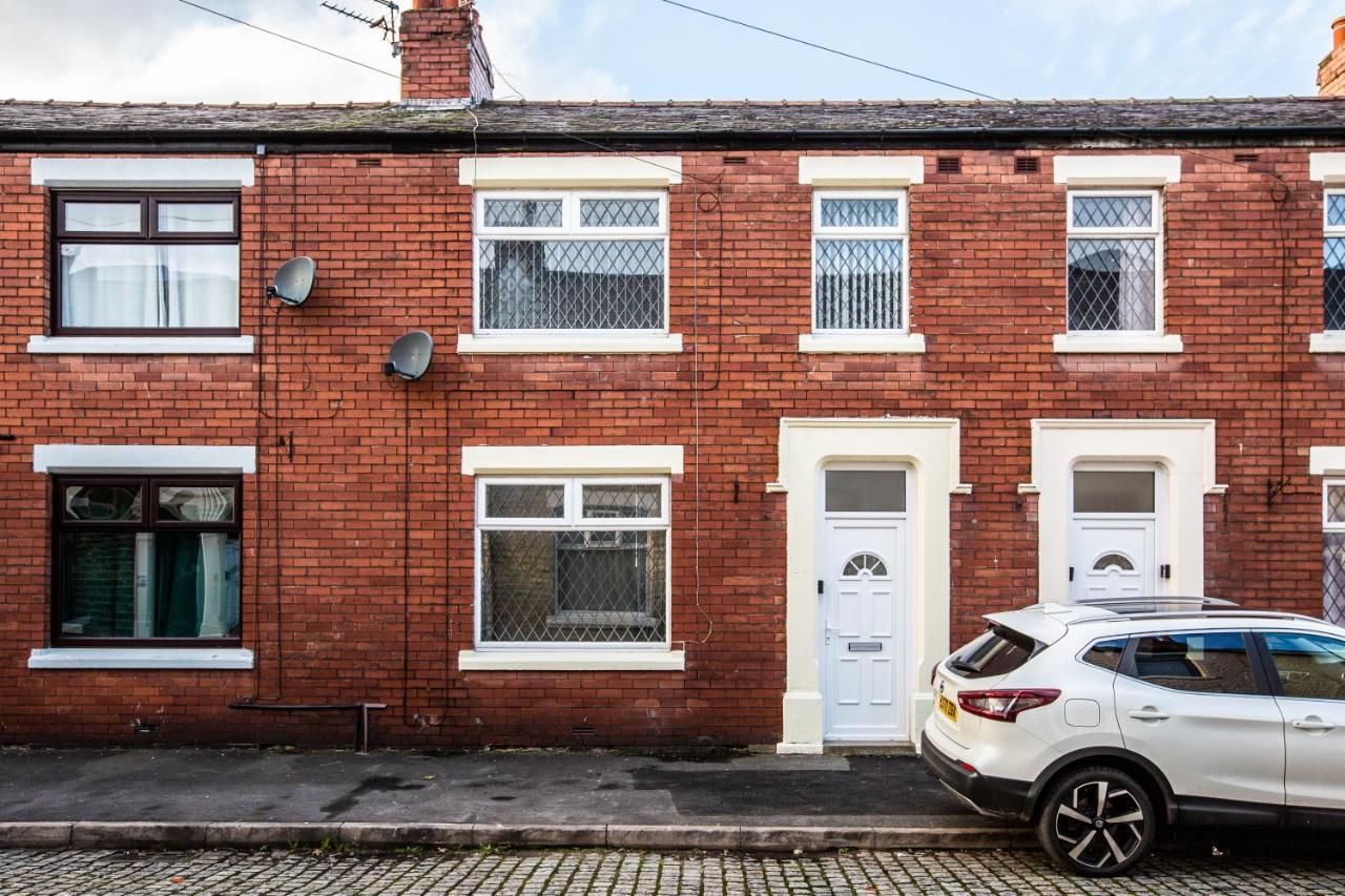 Connaught House - Wi-Fi, Parking, Contractors Villa Preston  Exteriör bild