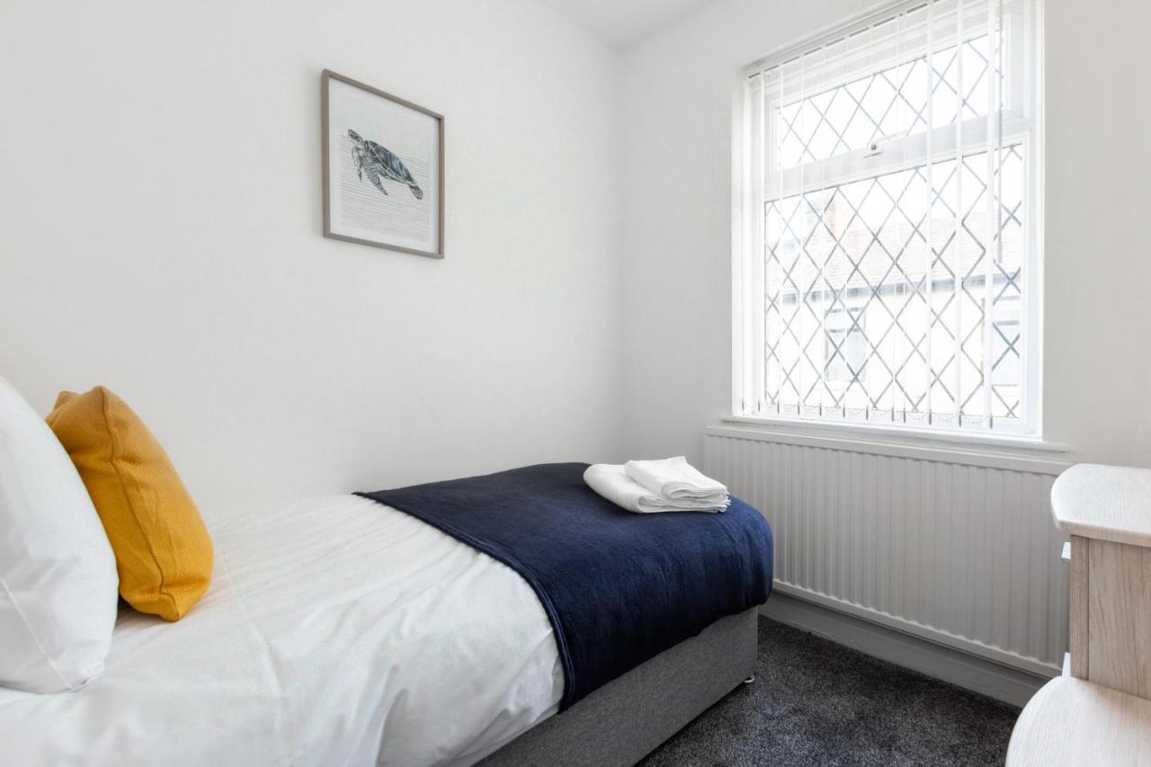 Connaught House - Wi-Fi, Parking, Contractors Villa Preston  Exteriör bild