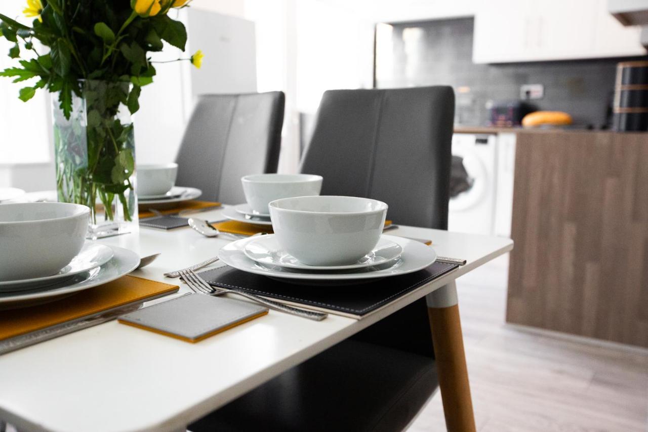 Connaught House - Wi-Fi, Parking, Contractors Villa Preston  Exteriör bild