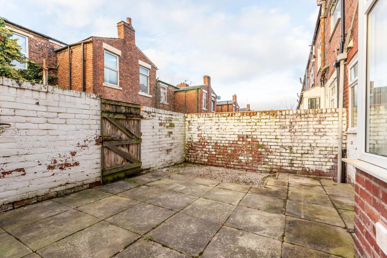 Connaught House - Wi-Fi, Parking, Contractors Villa Preston  Exteriör bild